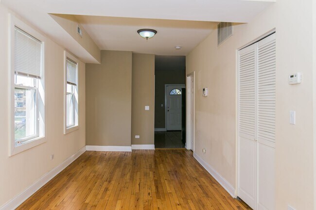 Foto del edificio - 1636 N Spaulding Ave