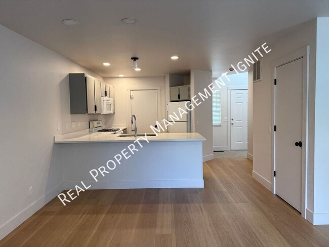 Building Photo - 1972 NE Sams Loop