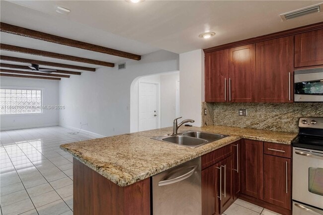 Foto del edificio - 4670 SW 154th Pl