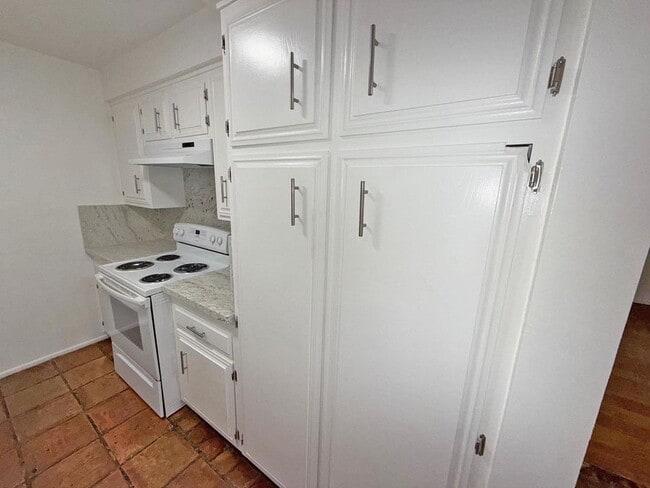 Building Photo - 12235 Pacific Ave