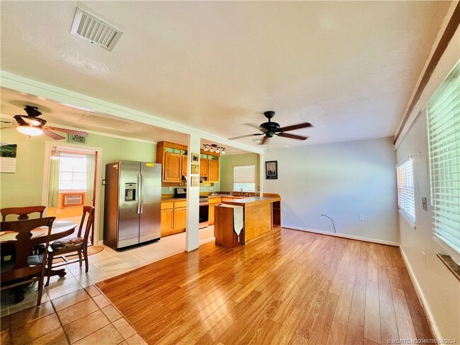 Foto del edificio - 632 W Weatherbee Rd