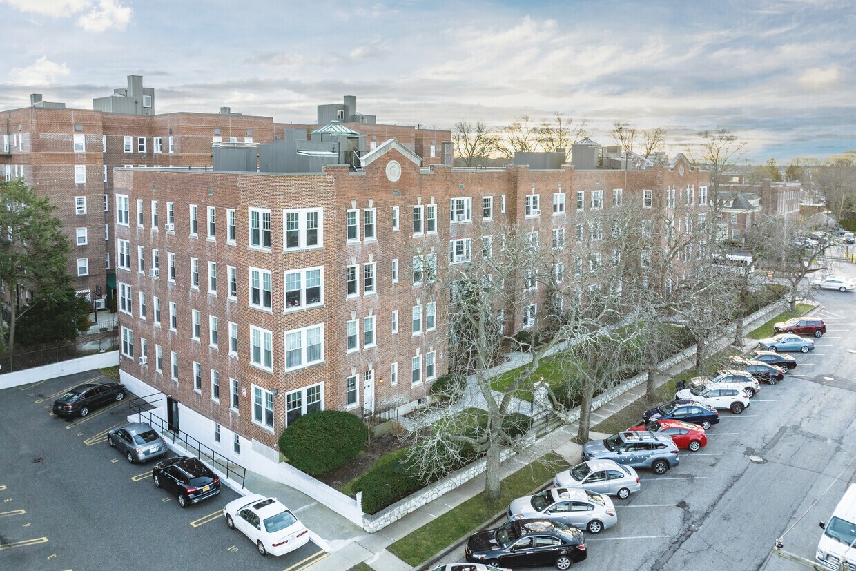 Cathedral Properties Apartments in Hempstead, NY