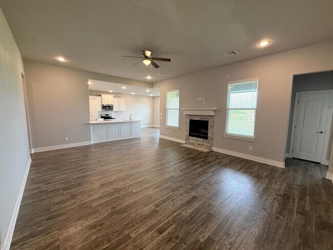 Building Photo - 9544 Monterey Dr