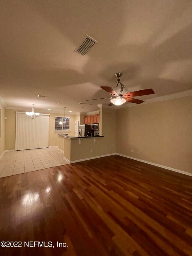 Building Photo - 2304 Sunset Bluff Dr