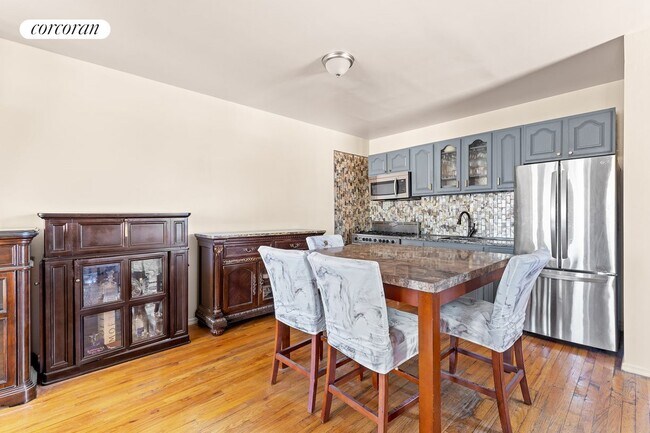 Foto del edificio - 630 E 51st St