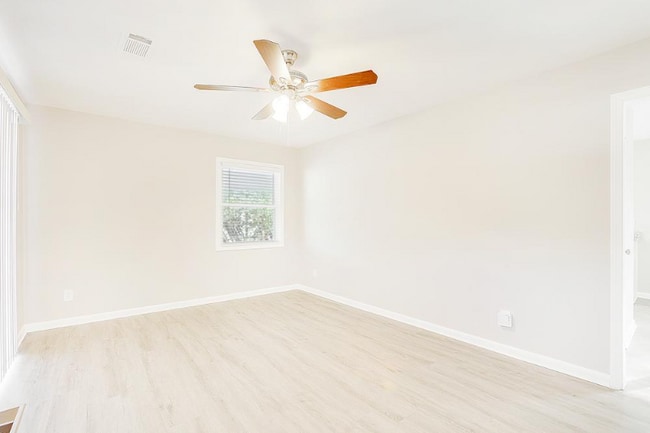 Building Photo - 2755 Collier Dr NW