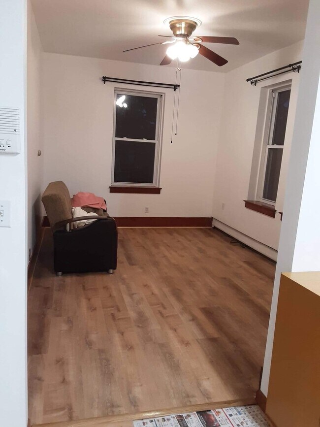 Building Photo - 40 Hamilton Rd