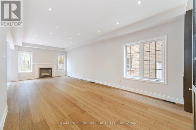 Building Photo - 961-961 Knotty Pine Grove