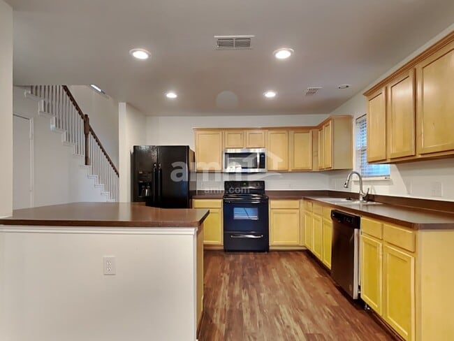 Building Photo - 6005 Stirrup Iron Dr