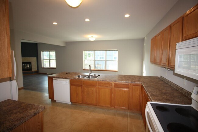 Foto del edificio - 4219 Owl Creek Dr