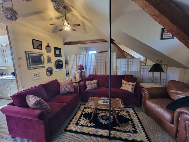 Building Photo - 75 Summer St