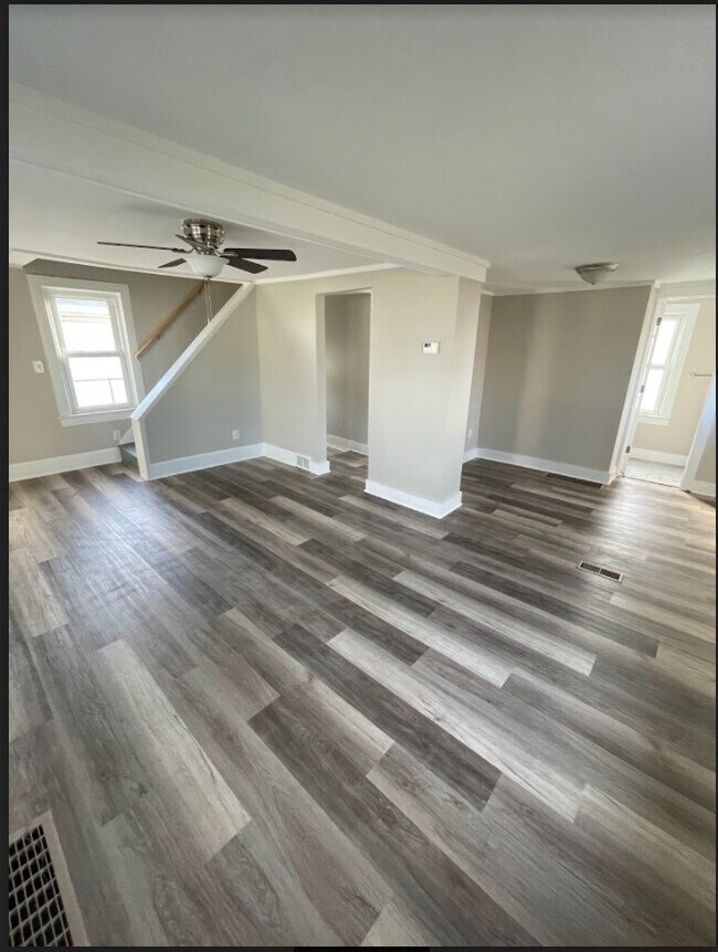 Building Photo - 491 Lawnview Ave