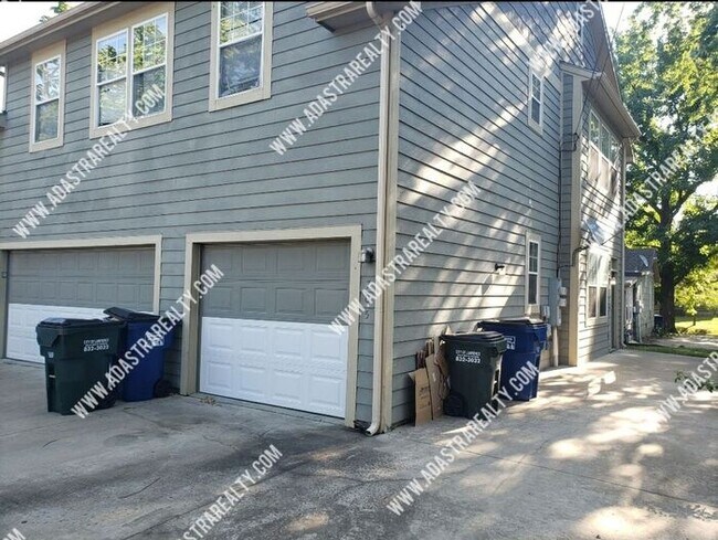 Foto del edificio - Spacious Remodeled 2 Bed/2 Bath in Lawrenc...