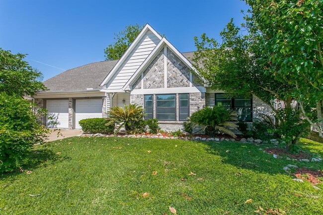 Beautifully renovated 4 bedroom home in a great subdivision - Beautifully renovated 4 bedroom home in a great subdivision