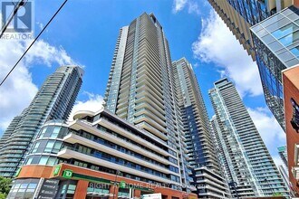 Building Photo - 2212 Lake Shore Blvd W