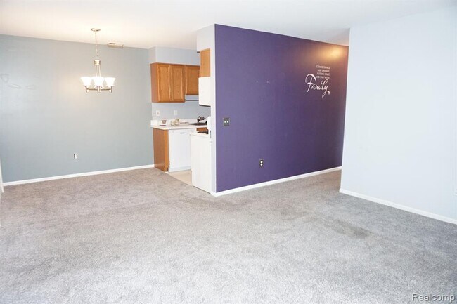 Building Photo - 35431 Hickory Woods Dr