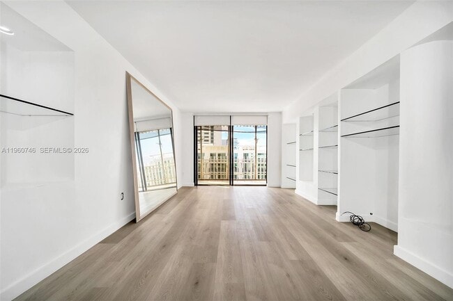 Foto del edificio - 6061 Collins Ave