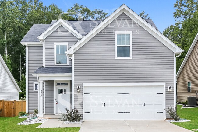 Foto del edificio - Easy living in this 4 BR, 2.5 BA home