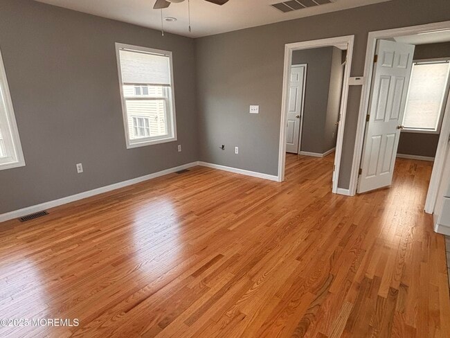 Building Photo - 513 Evergreen Ave