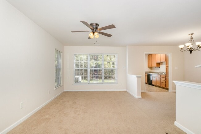 Building Photo - Lovely 2-Bedroom Move-In Ready Townhome in...