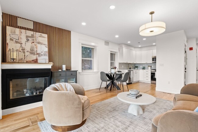 Building Photo - 53 Thomas Park