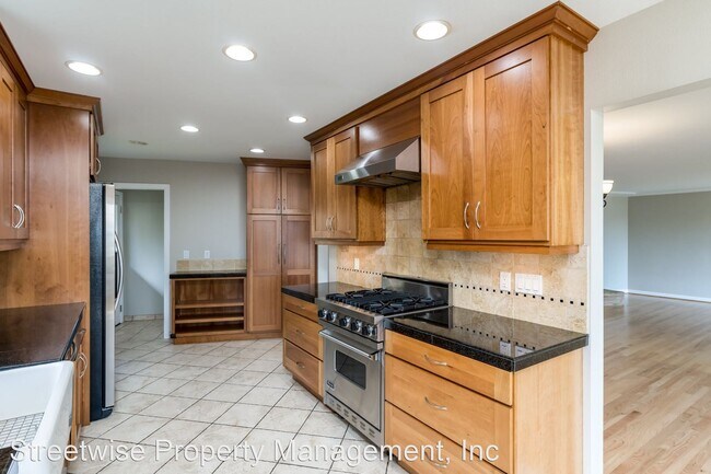 Foto del edificio - 4 br, 2 bath House - 7021 SW 2nd Ave