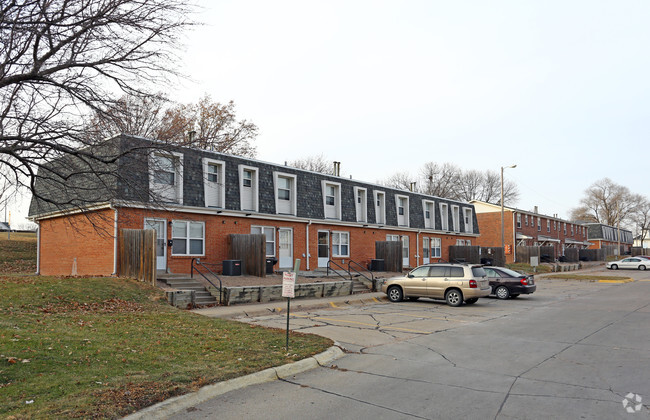 Building Photo - Stratford Square Apartments