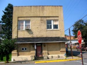 Primary Photo - 738 Centre St