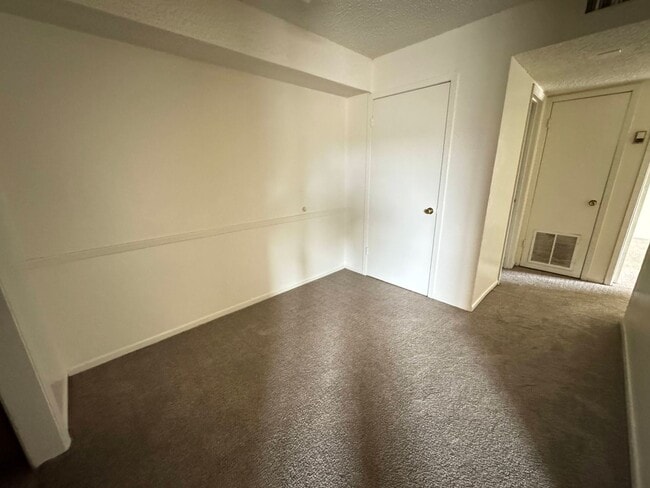 Foto del edificio - 4308 Lake Rd