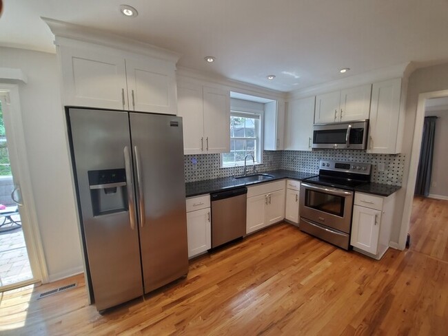 Building Photo - 317 Wickersham Way