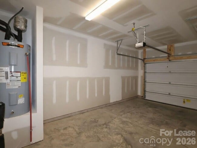 Building Photo - 765 Lock Haven Dr NW