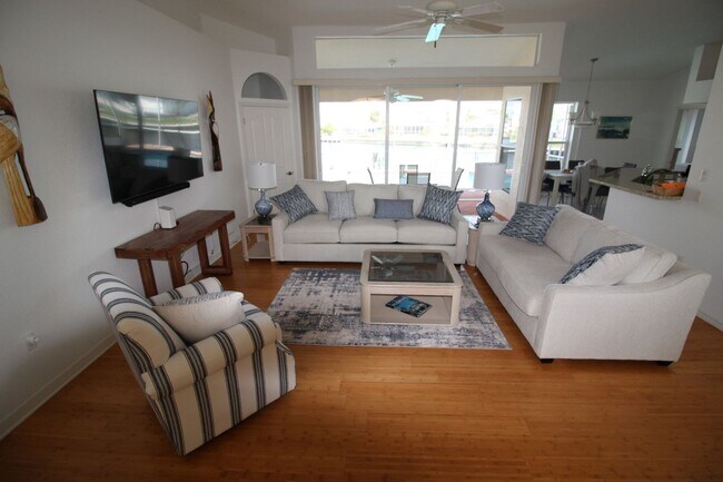 Building Photo - 450 Sorrento Ct