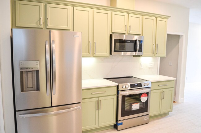 Foto del edificio - Gorgeous remodeled 3-bedroom, 2.5 bath hom...