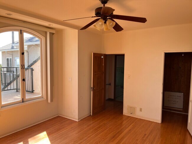 Foto del edificio - 1458 Le Grande Terrace
