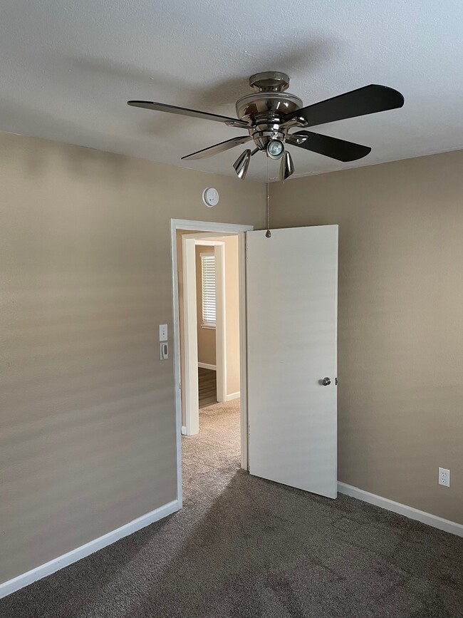 Bedroom - 4368 Railroad Ave