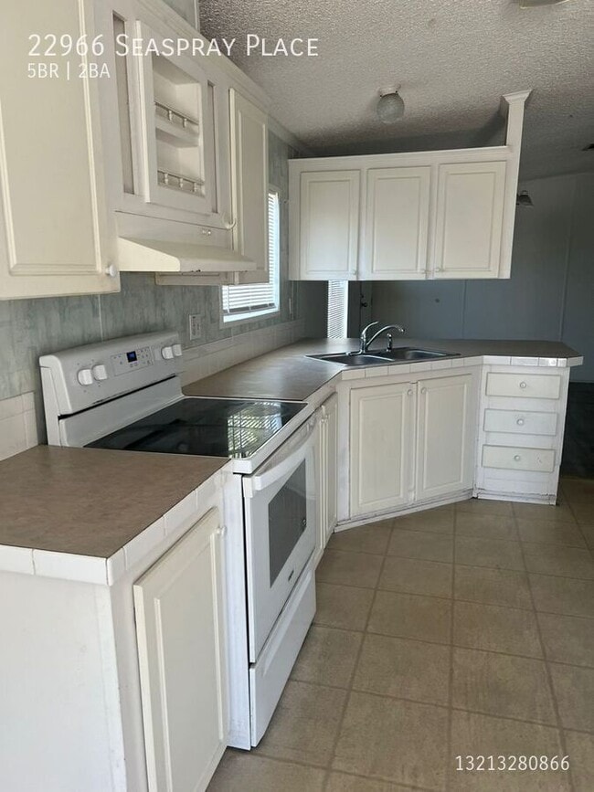 Foto del edificio - 22966 Seaspray Pl