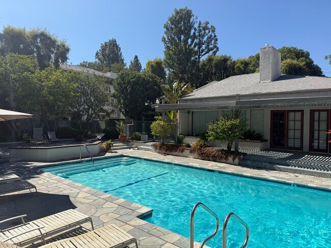 Piscina/spa comunitarios - 20134 Leadwell St