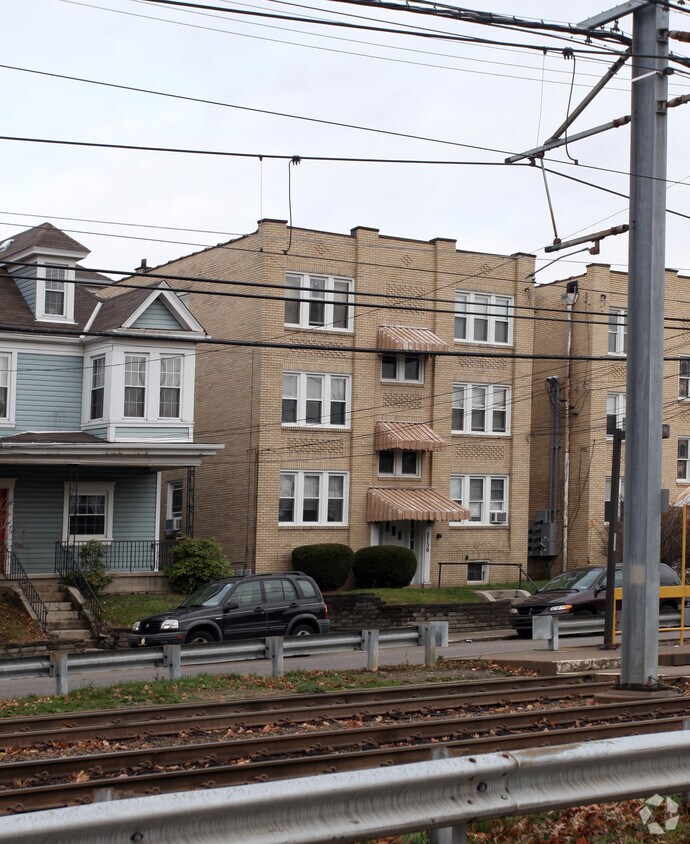 Foto del edificio - 2730 Broadway Ave