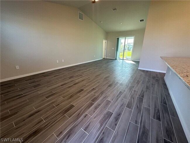 Foto del edificio - 2633 NW 4th Ave