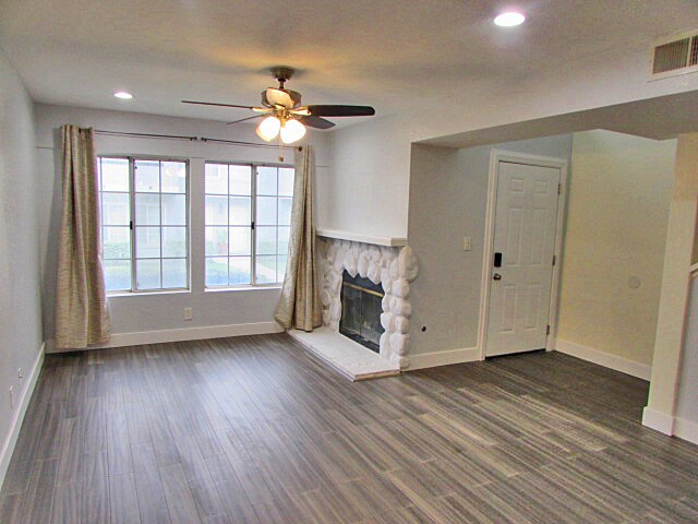 Foto del edificio - Cozy, upgraded 2-bedroom 2.5 bath condo in...