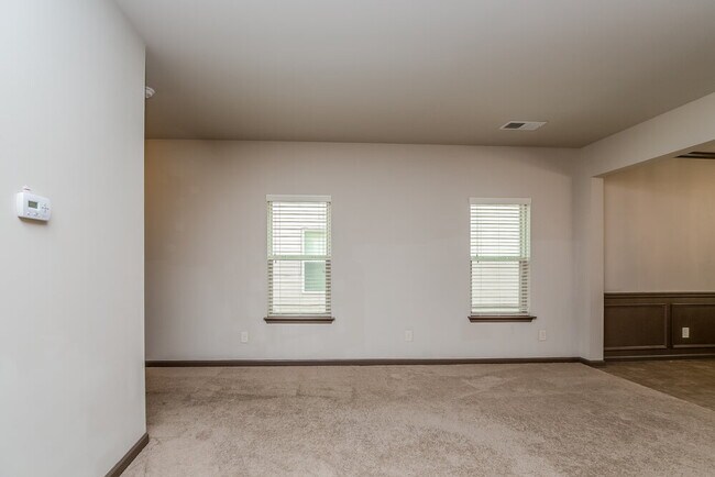 Building Photo - 611 Sweet Ashley Way