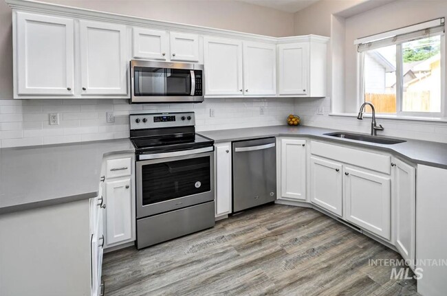 Kitchen - 1219 S Colorado Ave