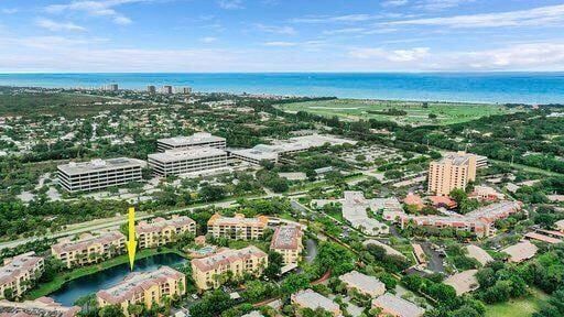 Foto del edificio - 400 Uno Lago Dr