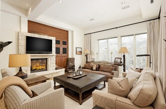 Building Photo - 501 Rio Grande Pl
