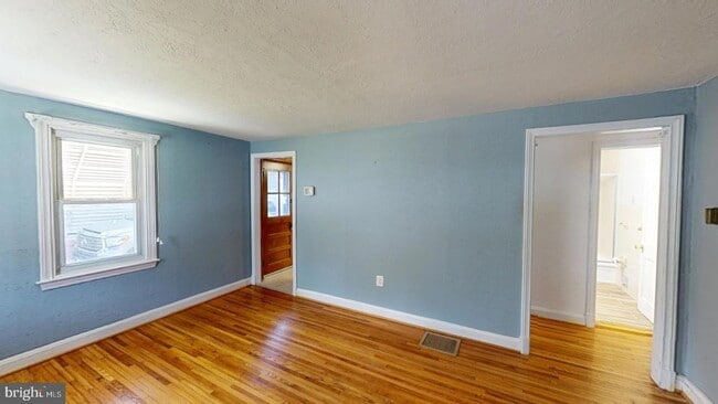 Building Photo - 16 Patapsco Rd