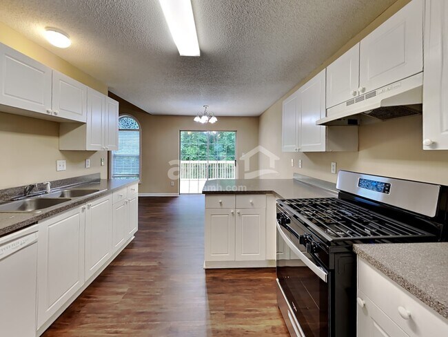 Building Photo - 5705 Wandering Vine Trl SE