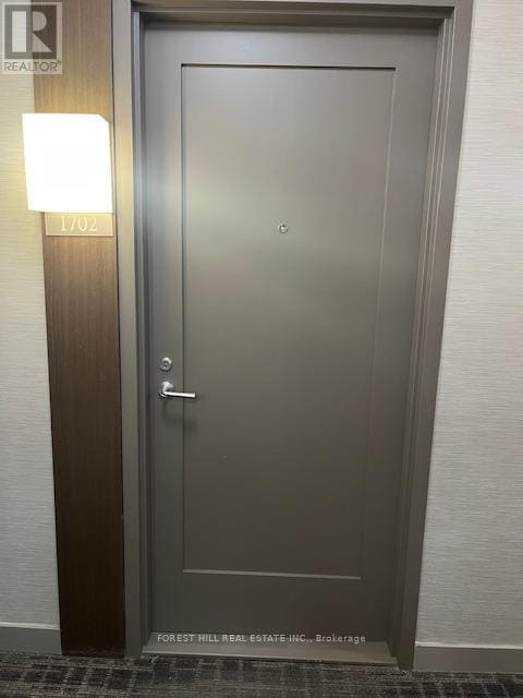 Building Photo - 310 Tweedsmuir Ave