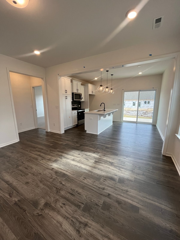 Foto del edificio - 110 Charleston Gray Wy