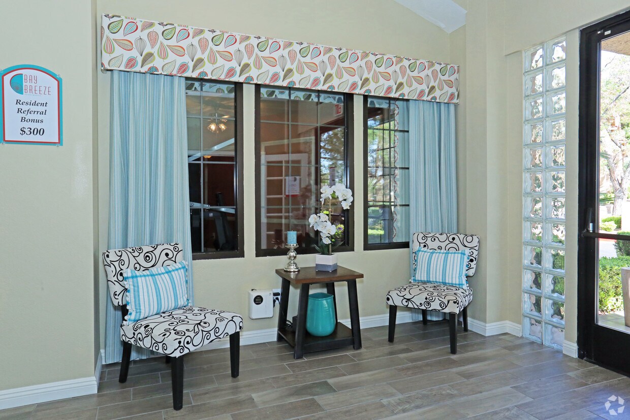 Foto principal - Bay Breeze Apartments