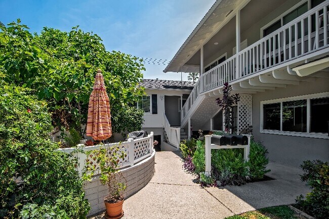 Building Photo - 245 Cypress Dr